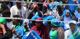 Somali'nin başkenti Mogadişu'da askeri üs olarak kullanılan stadyum sporseverlere hizmet veriyor