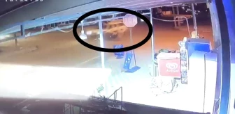 Mersin Erdemli'de Motosiklet ile Kamyonetin Çarpıştığı Kaza Güvenlik Kamerasına Yansıdı