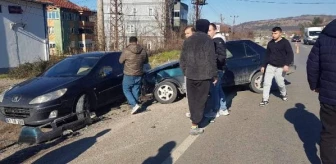 Zonguldak'ta otomobillerin çarpıştığı kaza