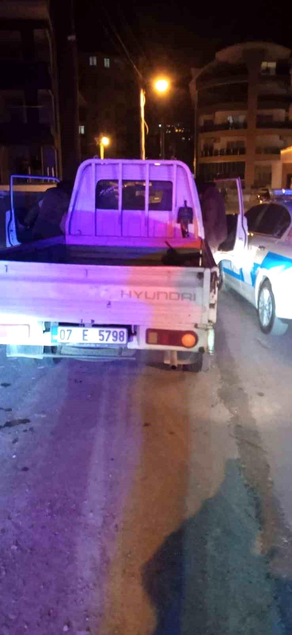 Alanya'da Polislerden Kaçan Kamyonet Sürücüsü Yakalandı - Haberler