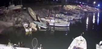 Hatay'da deprem anında denizdeki tekneler sallandı
