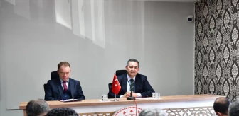 Kırşehir Valisi Hüdayar Mete Buhara, okul müdürleriyle bir araya geldi