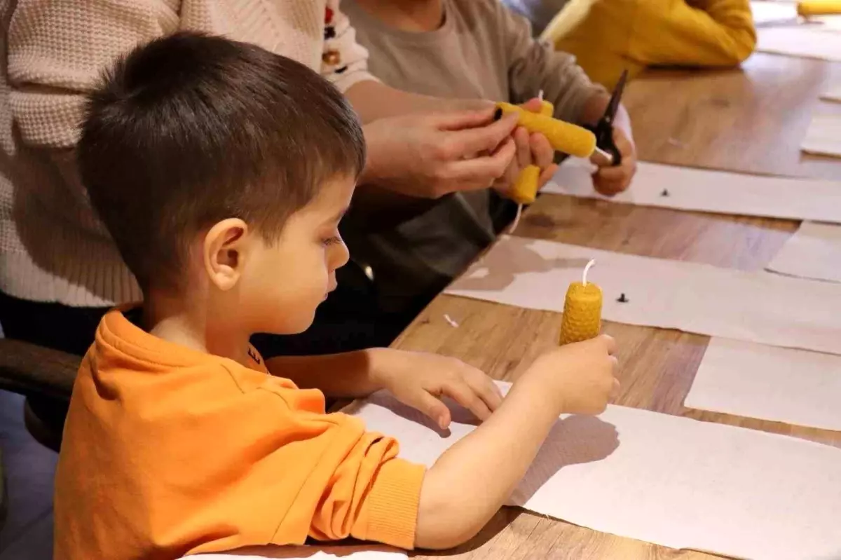 İzmit'te Çocuklar Yarıyıl Tatilinde Mum Atölyesine Katıldı