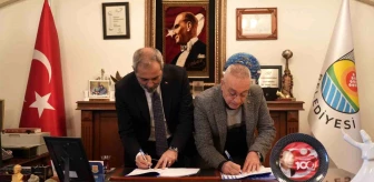 Tarsus Belediyesi'nde İş Sözleşmesi İmzalandı