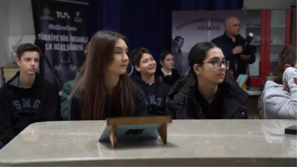 Uluslararası Uzay İstasyonu'ndaki Türk astronot Alper Gezeravcı, öğrencilerin sorularını yanıtladı