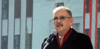 Bakan Özhaseki Talas'ta bir kütüphanenin açılışına katıldı