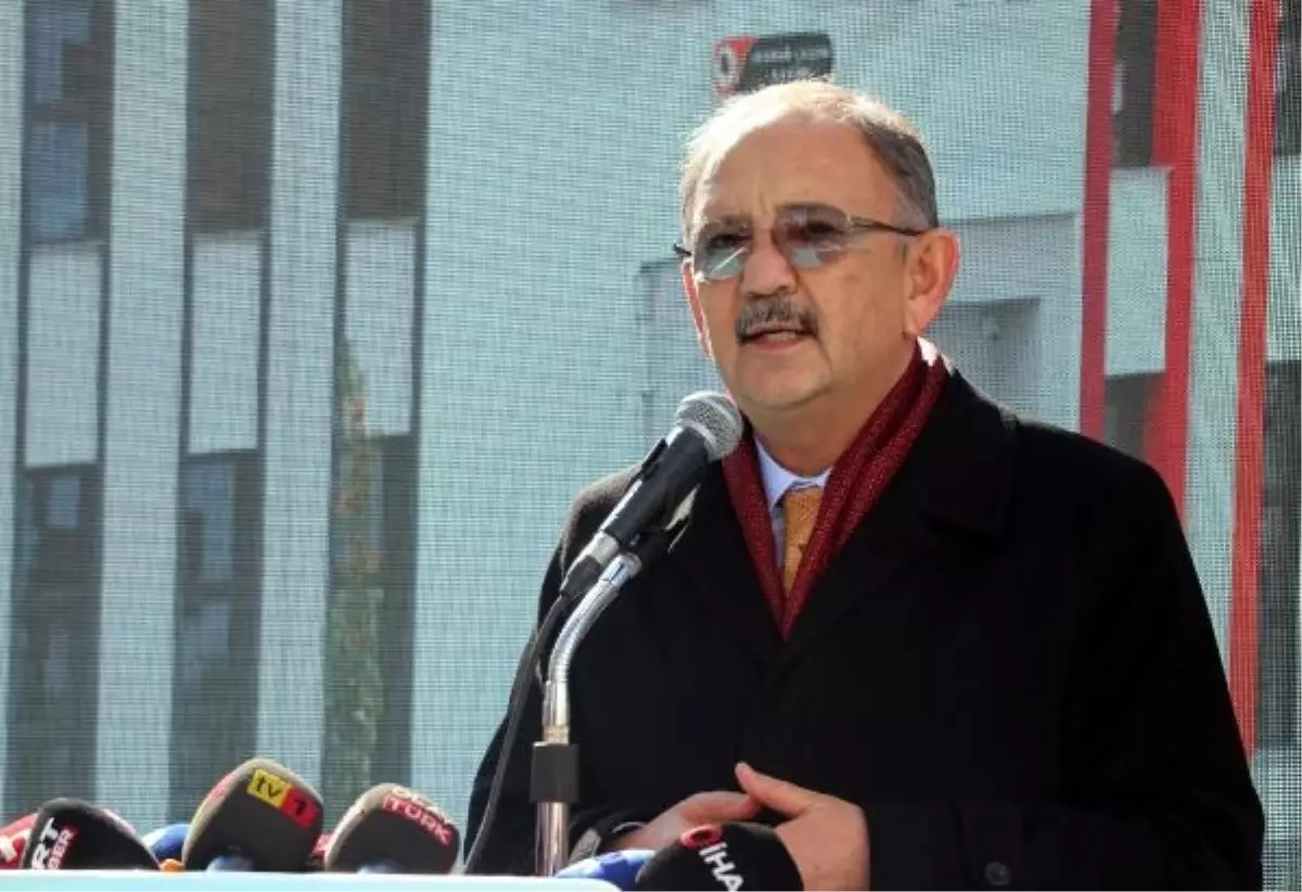Bakan Özhaseki Talas'ta bir kütüphanenin açılışına katıldı