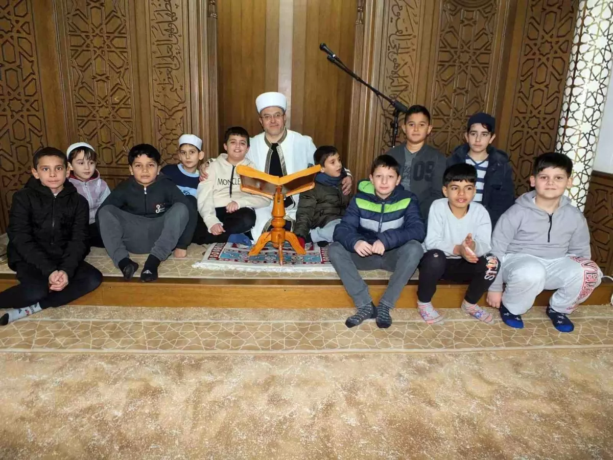 Burhaniye'de Ailece Camide Buluşma Programı