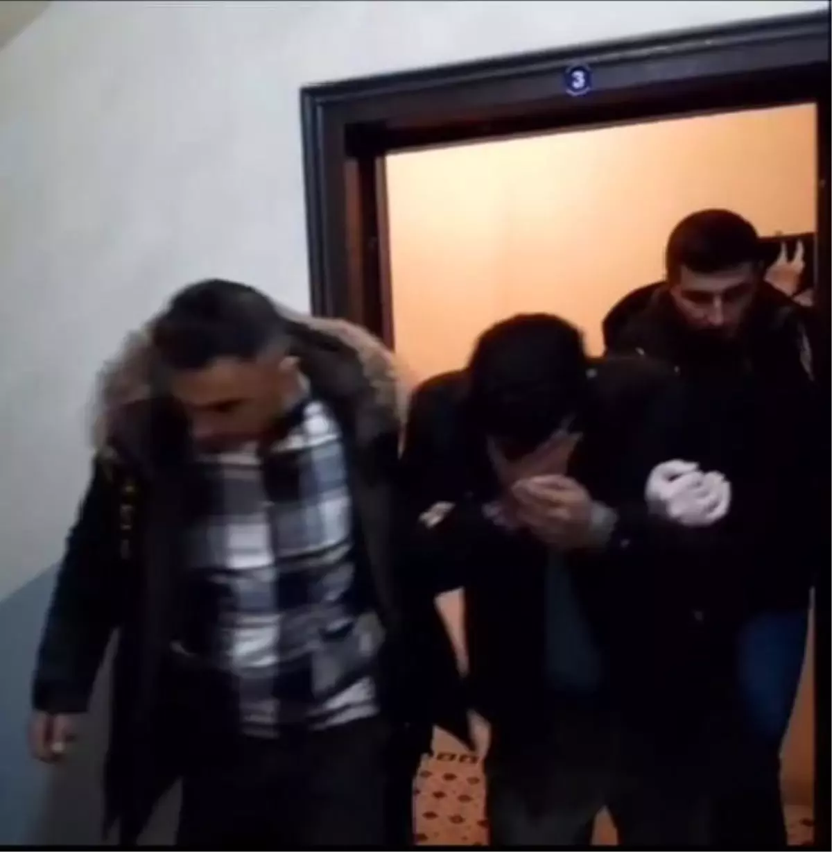 Aksaray'da Evden Elektronik Eşya Çalan 3 Kişi Tutuklandı