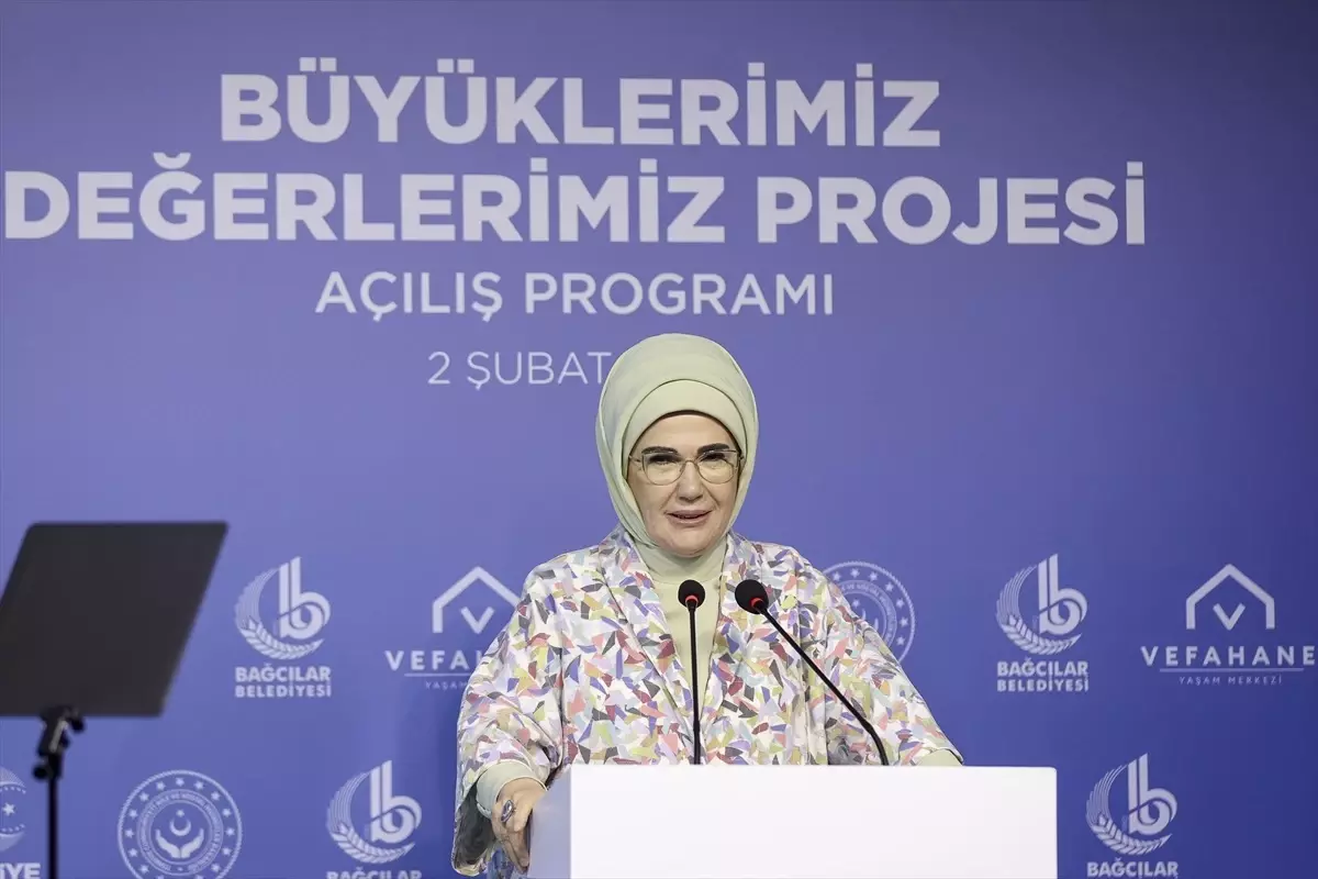 Emine Erdoğan: Büyüklerimizden tecrübe ve birikimlerimizle aydınlanıyoruz
