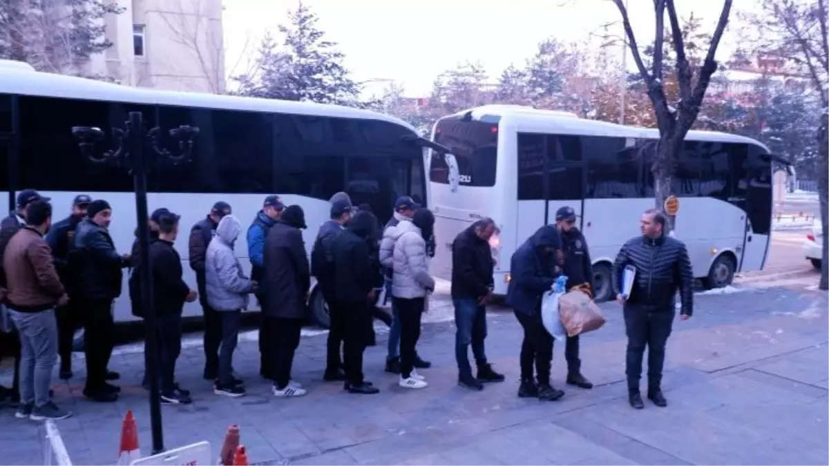 Erzurum'da 'Sibergöz-20' Operasyonunda 65 Kişi Tutuklandı