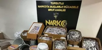 Turgutlu'da Uyuşturucu Operasyonu: Çok Sayıda Sentetik Ecza Hap Ele Geçirildi