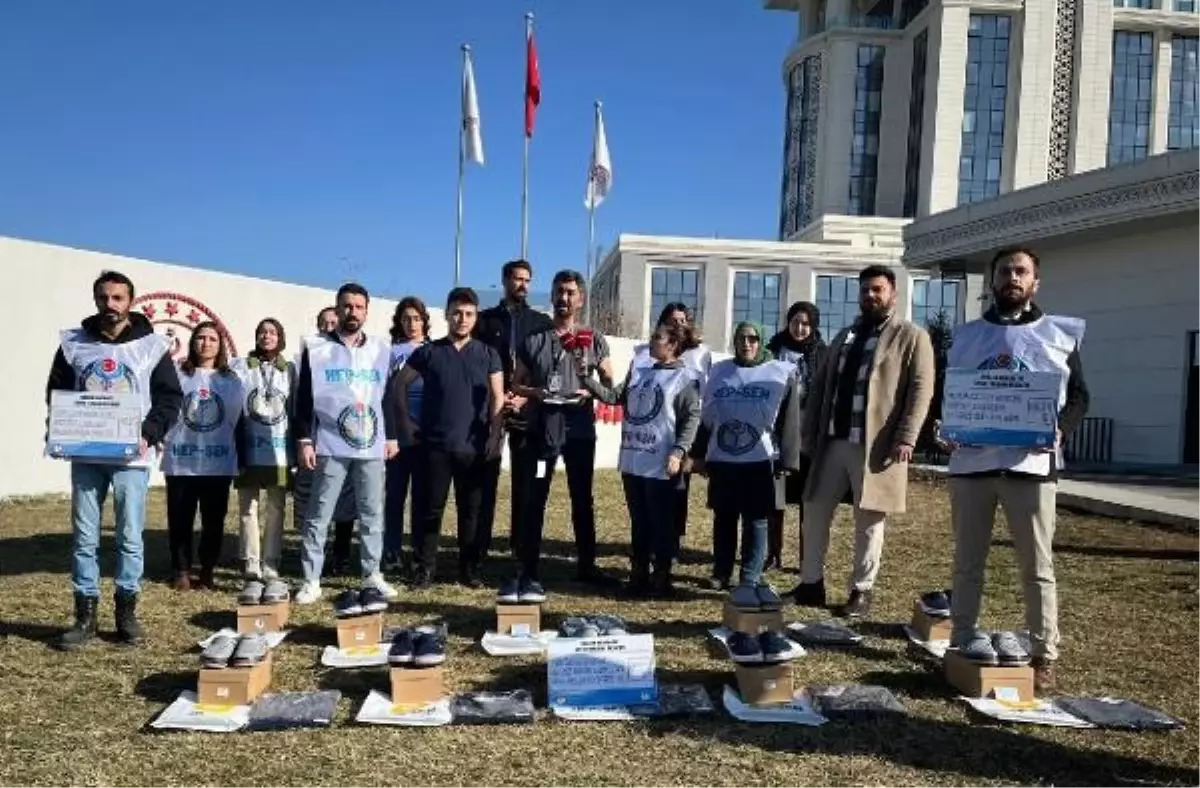 HEP-SEN Üyeleri Sağlık Bakanlığı'nı Protesto Etti