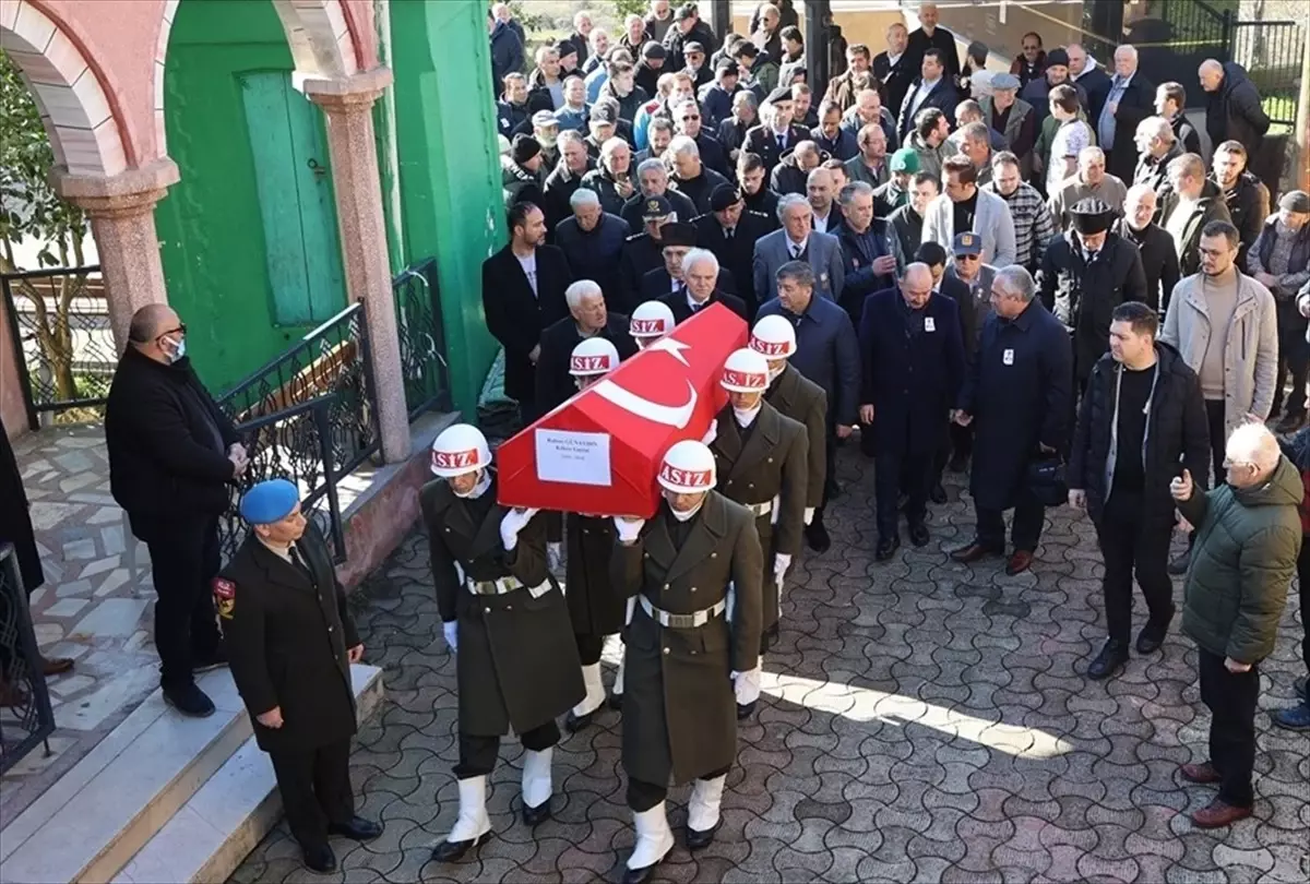 Kıbrıs gazisi Rahmi Günaydın'ın cenazesi toprağa verildi
