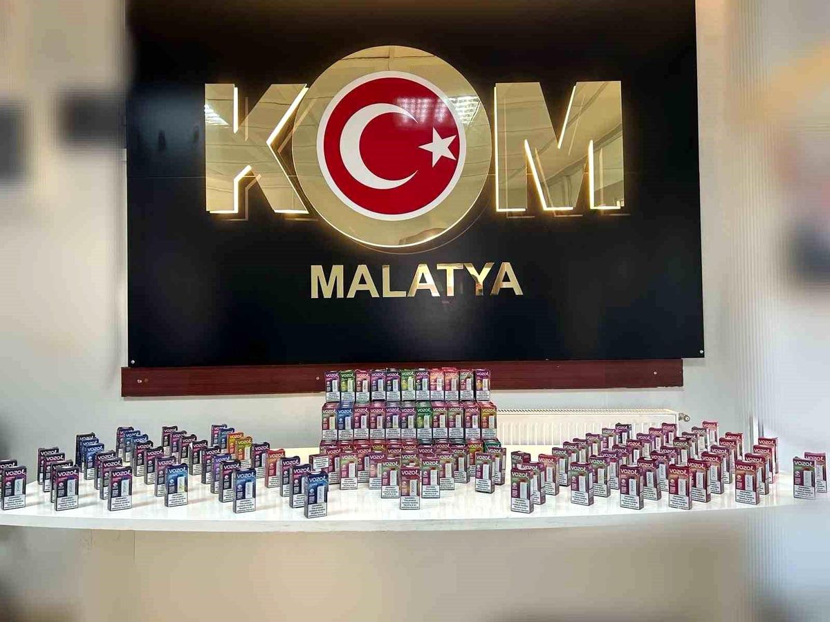 Malatya'da Yolcu Otobüsünde 453 Adet Elektronik Sigara Ele Geçirildi