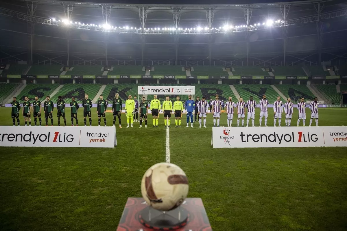 Sakaryaspor, Teksüt Bandırmaspor'u 1-0 Yendi
