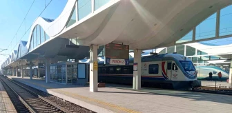 Yüksek Hızlı Tren Bilet Bulmakta Zorlanan Yolcular Yetkililere Seslendi