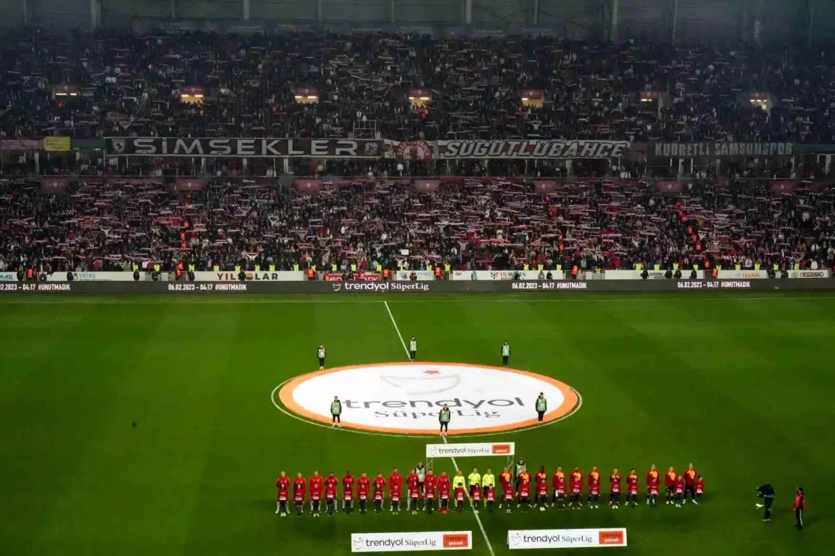 Samsunspor-Galatasaray Maçında Galatasaray 2-0 Önde