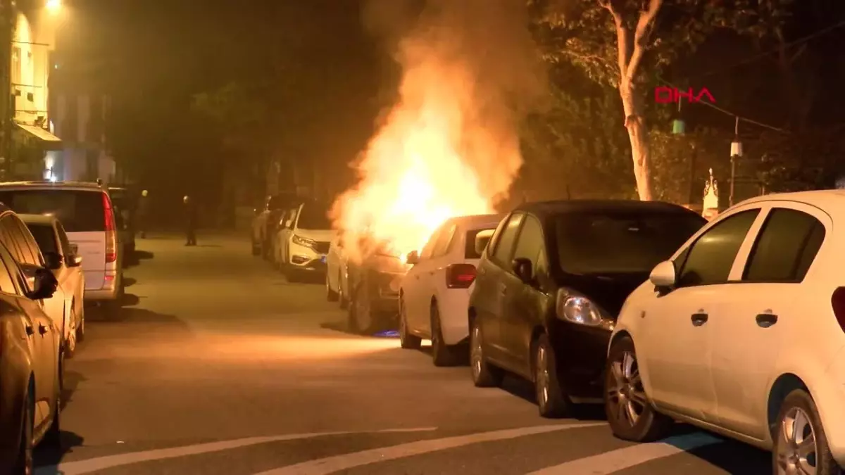 Üsküdar'da park halindeki cipte çıkan yangın otomobile de sıçradı