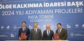 Bakan Kacır: Depremden zarar gören şehirleri yeniden inşa etmek hedefimiz