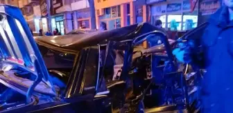 Bandırma'da Otomobil Çarpışması: 1 Kişi Hayatını Kaybetti