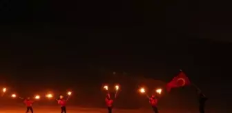 Bitlis Kar Festivali ve Meşaleli Kayak Gösterileri Renkli Görüntülere Sahne Oldu