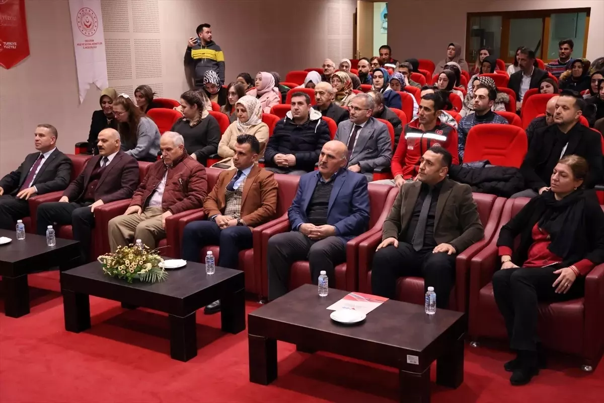 Erzurum'da Türkiye Yüzyılı Aile Söyleşileri Programı Gerçekleştirildi