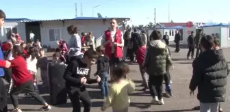 Geçici barınma merkezlerindeki çocuklara psikososyal destek sürüyor