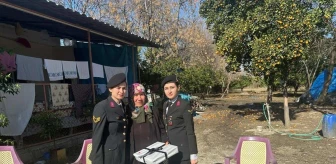 Depremde hayatını kaybeden askerlerin ailelerine ziyaret