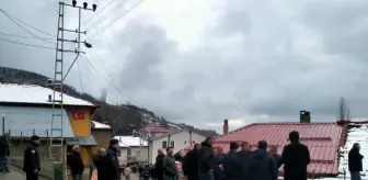 Tokat Niksar'da heyelan nedeniyle evlerde çatlaklar oluştu