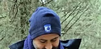 Çanakkale'de Mezarlıkta Yaşayan Sincaplarla Dostluk Kuran Adam