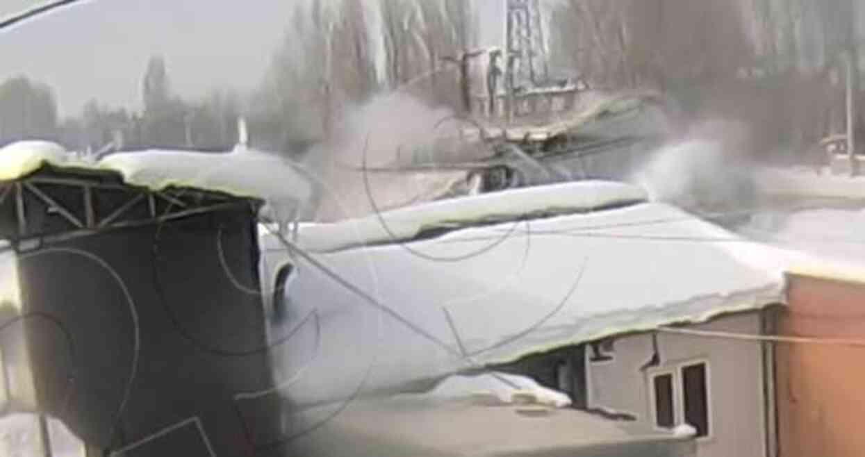 Muş'ta trenin çarptığı tıra ait kamera görüntüleri ortaya çıktı Muş'ta trenin çarptığı tıra ait kamera görüntüleri ortaya çıktı