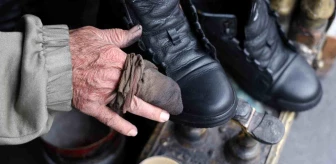 Diyarbakır'da 46 Yıldır Ayakkabı Boyayan Boyacı Mehmet Dayı