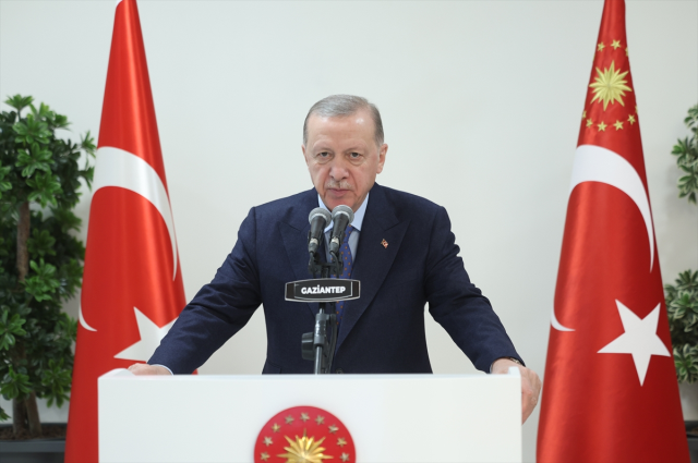 Cumhurbaşkanı Erdoğan: Bu afetin altından kalkmak her babayiğidinin harcı değil