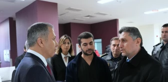 İçişleri Bakanı Ali Yerlikaya, Nurdağı'da düşen polis helikopterinden yaralı kurtarılan polis memurunu ziyaret etti