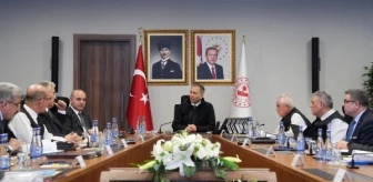 İçişleri Bakanı Yerlikaya, terör ve suçla mücadele toplantısı düzenledi