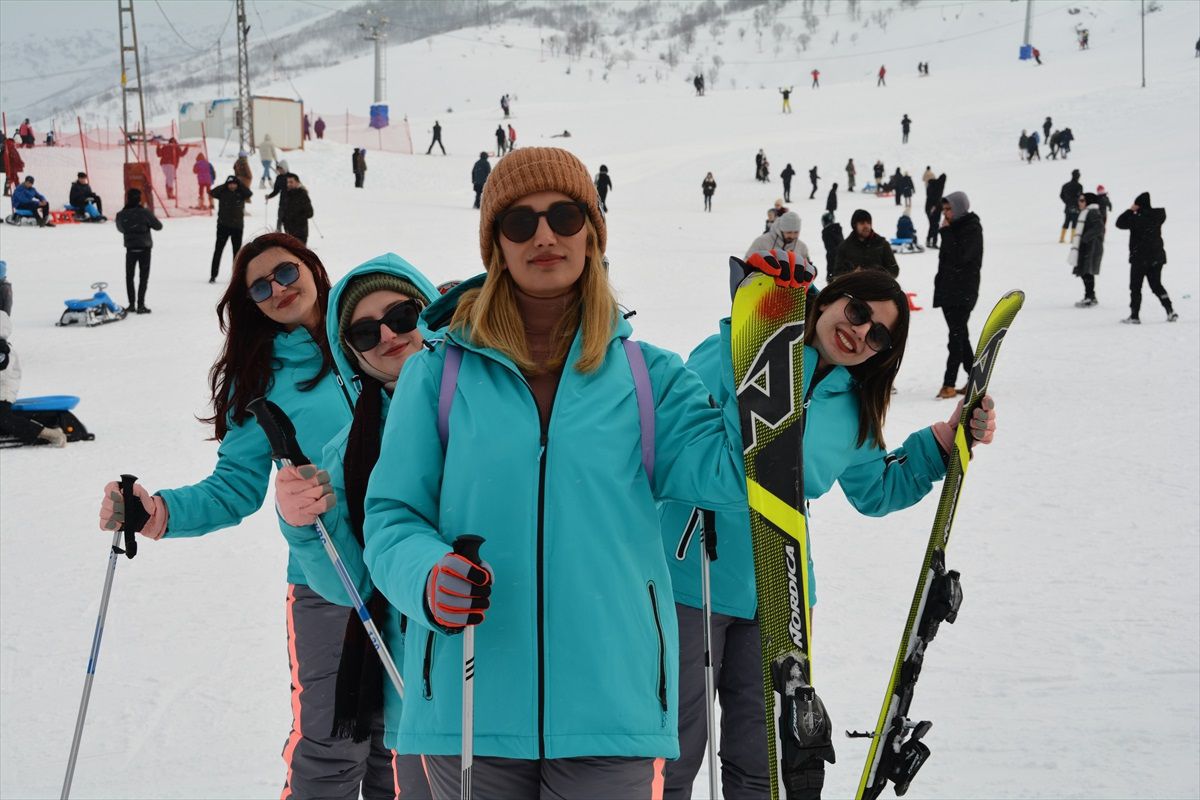 Bitlis'teki El-Aman Kayak Merkezi Yarıyıl Tatilinde Yoğun İlgi Gördü