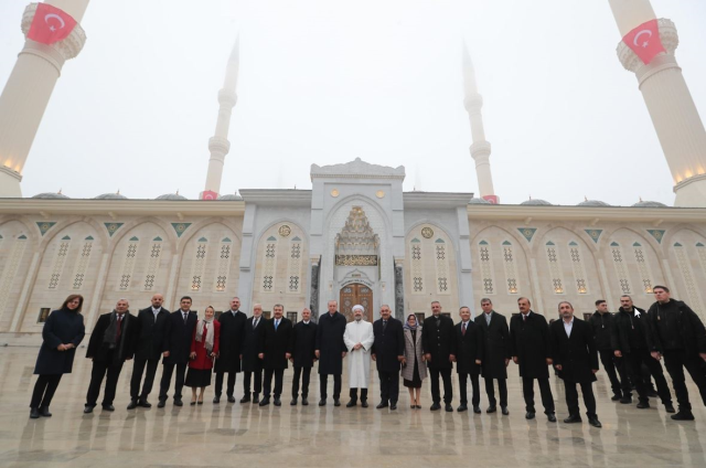 Cumhurbaşkanı Erdoğan, Şahinbey Millet Cami'nin açılışını gerçekleştirdi