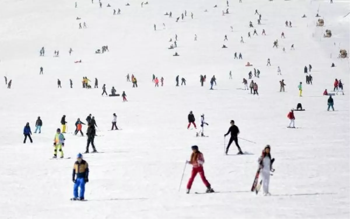 Erciyes Kayak Merkezi Sömestir Tatilinde 1 Milyon 500 Bin Kişiyi Ağırladı