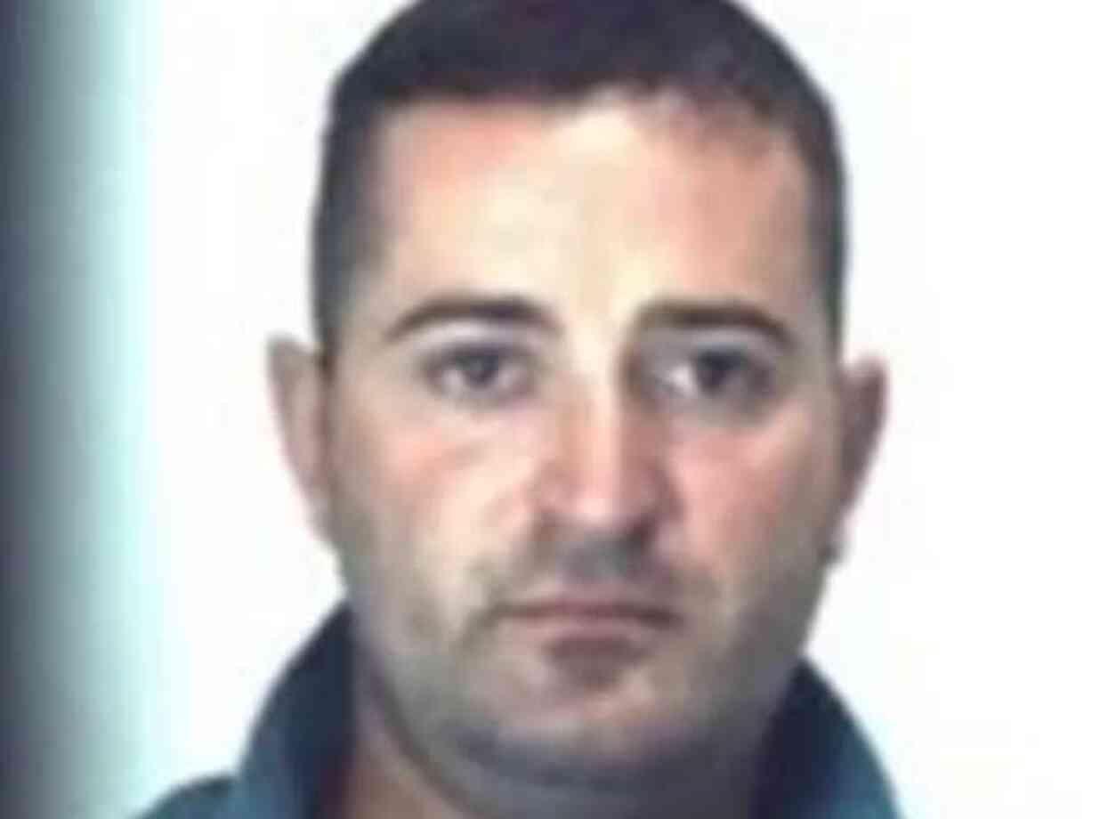 Firari İtalyan mafya babası Fransa'da romantik akşam yemeği yerken yakalandı Firari İtalyan mafya babası Fransa'da romantik akşam yemeği yerken yakalandı