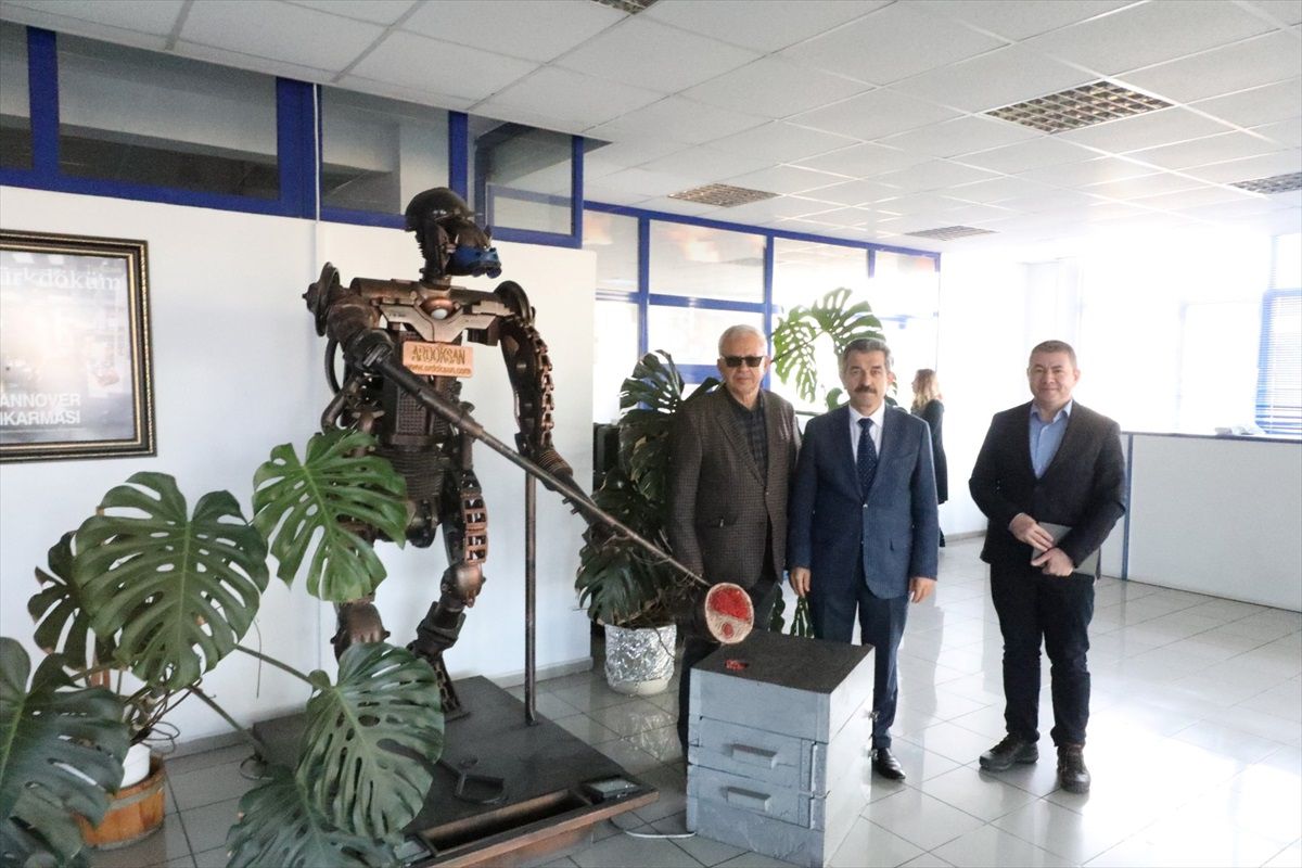 Kırklareli Valisi Birol Ekici, fabrika ziyaretlerini sürdürüyor