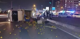 Malatya'da Kamyonet ile Otomobil Kavşakta Çarpıştı: 3 Yaralı