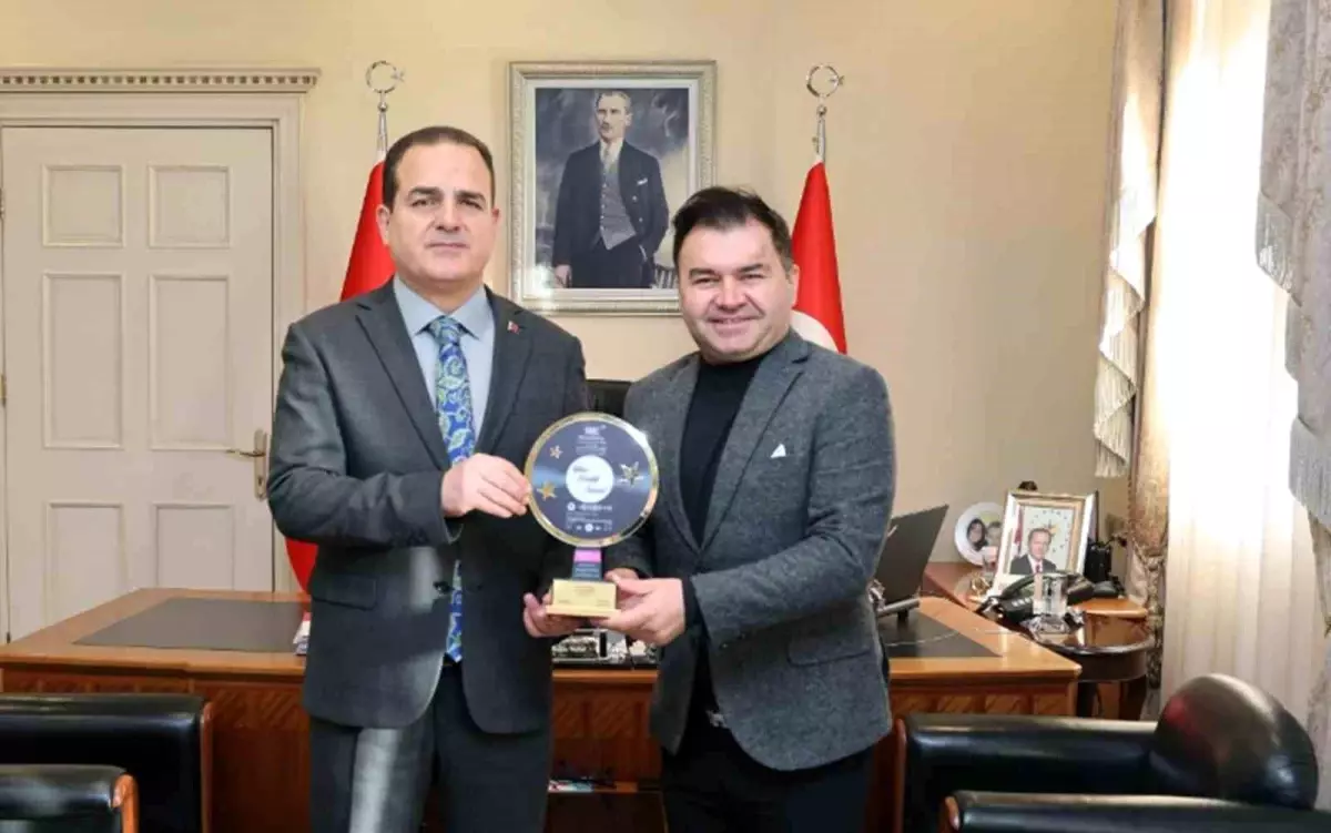 Muğla Valisi İdris Akbıyık Yılın 'Pozitif' Valisi Seçildi