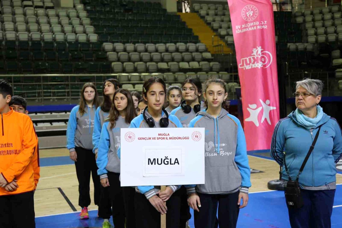 Muğla'da Okul Sporları Voleybol Yıldız Erkekler ve Kızlar Grup Birinciliği Müsabakaları Başladı