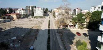 Osmaniye'de depremden etkilenen İstasyon Caddesi eski günlerini arıyor