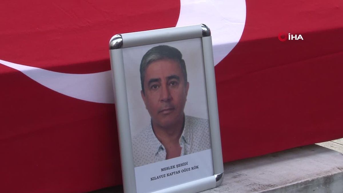Şehit kılavuz kaptan Oğuz Kök son yolculuğuna uğurlandı