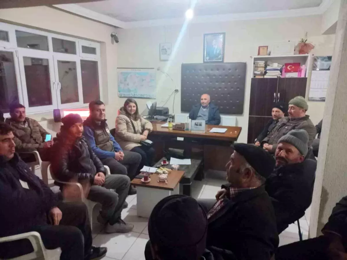 Afyonkarahisar Tarım ve Orman Müdürlüğü, Uluköy'de Üreticilere Bilgilendirme Toplantısı Düzenledi