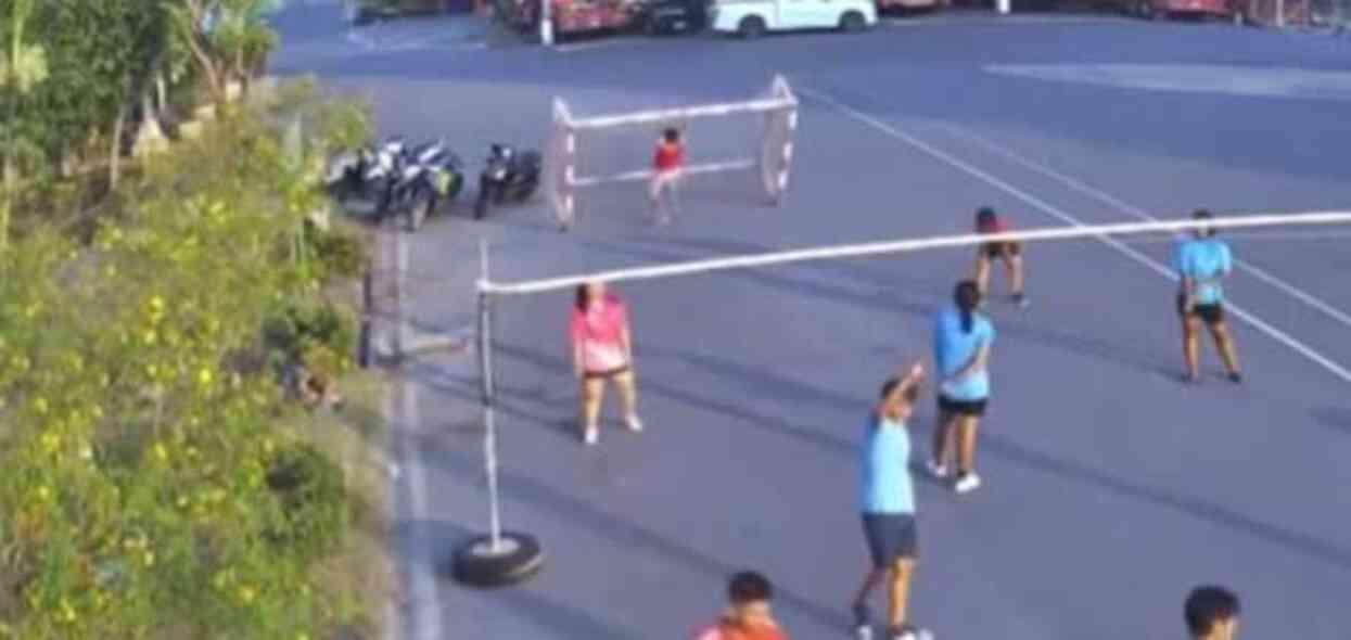 Tayland'da öğrenci kale direğinin üzerine düşerek hayatını kaybetti Tayland'da öğrenci kale direğinin üzerine düşerek hayatını kaybetti