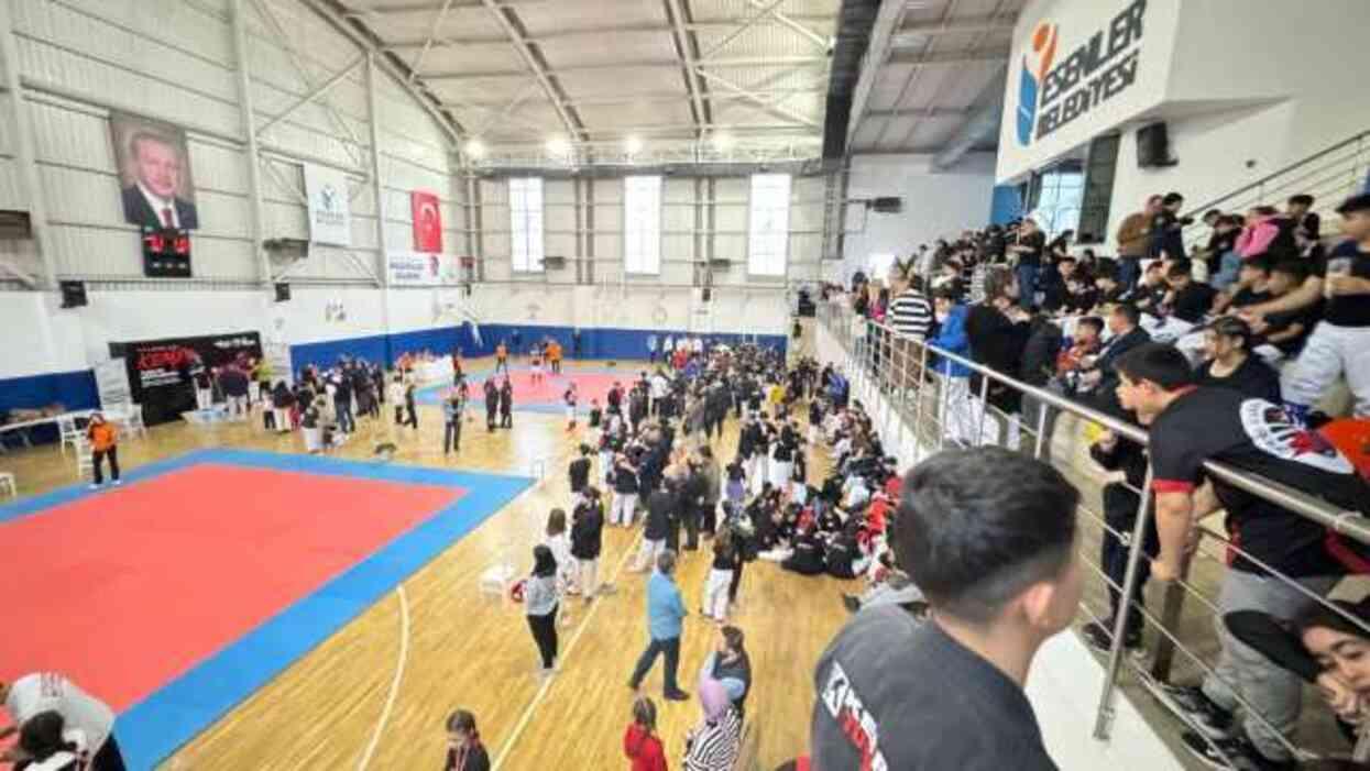 Türkiye Kempo Şampiyonası'nın heyecan verici açılışı İstanbul'da gerçekleşti Türkiye Kempo Şampiyonası'nın heyecan verici açılışı İstanbul'da gerçekleşti