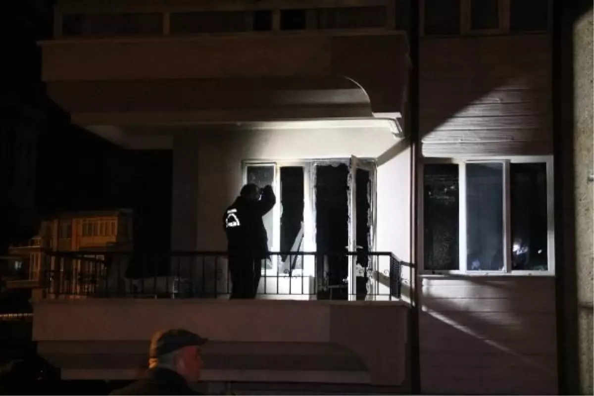 Afyonkarahisar'da Apartman Yangını: 10 Kişi Hastaneye Kaldırıldı